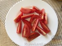 Салат из разноцветных помидоров с инжиром и брынзой