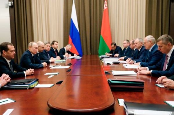 Путин пригласил на обед участников российско-белорусских переговоров